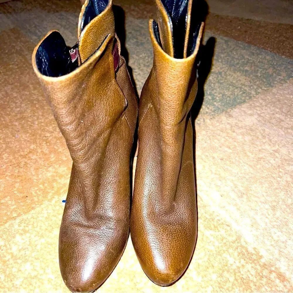 Balenciaga boots brown size 7